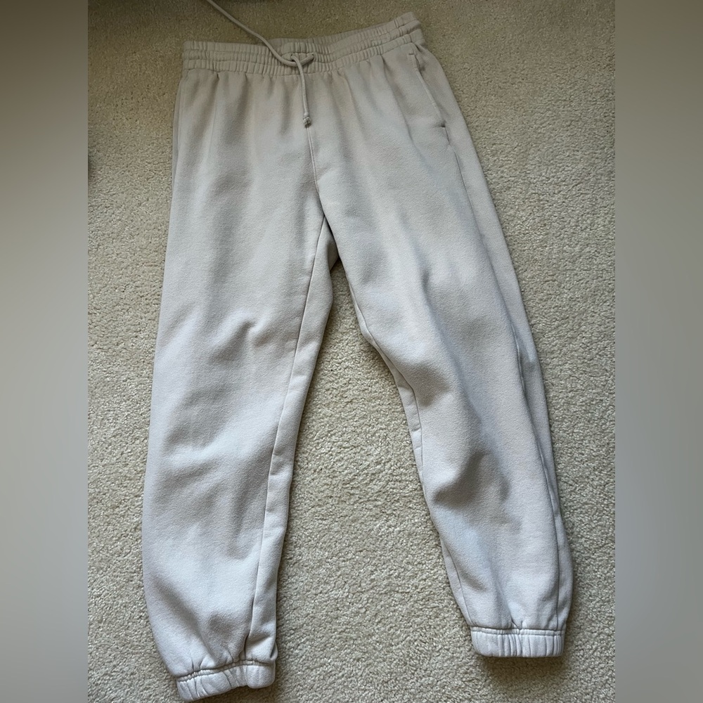 Aritzia TNA Cream Sweatpants